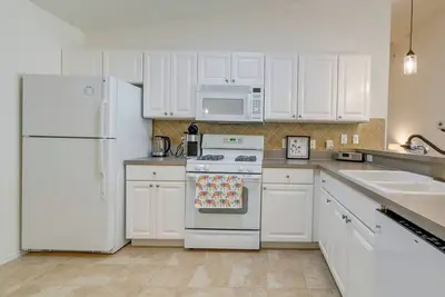 Image de Home w\/ Pool + Pickleball Access in The Villages!