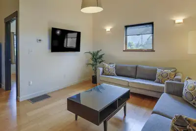 Image de Modern White Salmon Apartment, Steps From Town