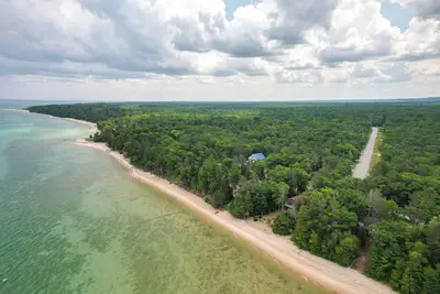 Image de Enchanted Lake Huron Cottage w/ Beach Access!