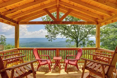 Image de Mtn-View Gem: Flat Rock Retreat w/ Deck & Grill!