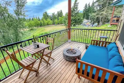 Image de Lush Green Paradise, Fire Pit, No Cleaning Fee