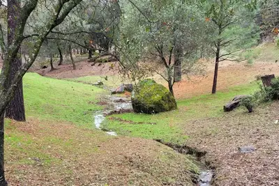 Image de 36 miles to Yosemite Park! 1350 Sf Sfh @ Pine Mtn Lake on a. 42 acre lot.