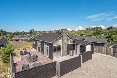 \"Erk\" - 700m from the sea by Interhome