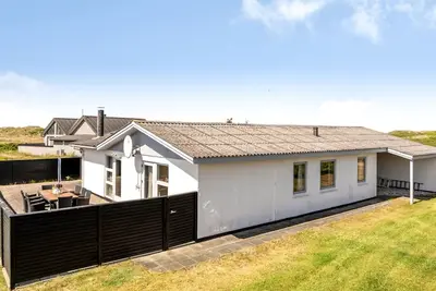 Image de \"Majvor\" - 100m from the sea by Interhome