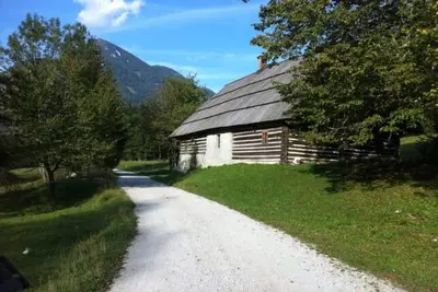 Image de 200 year old Koschuta farmhouse