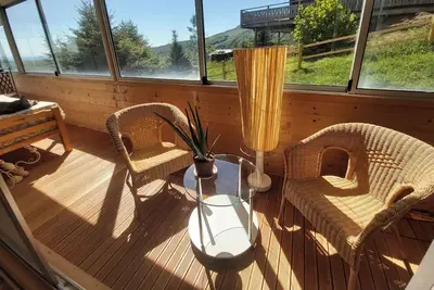 Image de Appartement \"Superbe Appartement Avec Loggia\" avec vue sur les montagnes, terrasse privée et Wi-Fi