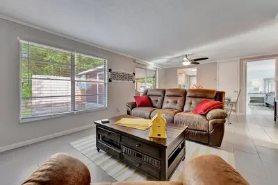 Image de Family-Friendly Home Near Sunset Beach