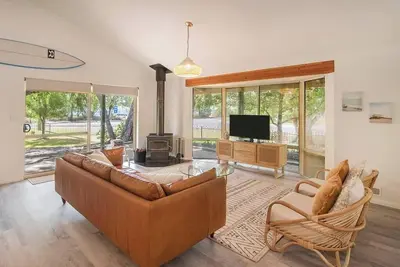 Image de Beachfront Haven, Boat parking