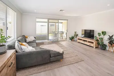 Image de Jetty Retreat- minutes to town and beach