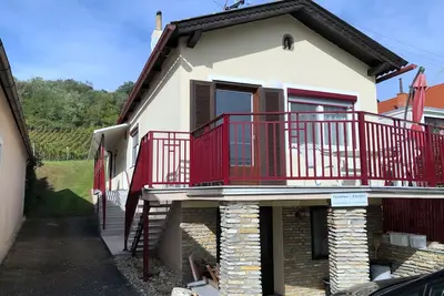 Image de Cute holiday home at the foot of the Eisenberg vineyard
