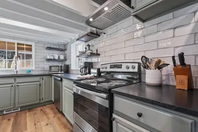 Image de Moose Mgmt at Cottonwood 8892: Two Homes-Two Fireplace-Pvt Hot Tub-Dogs Welcome