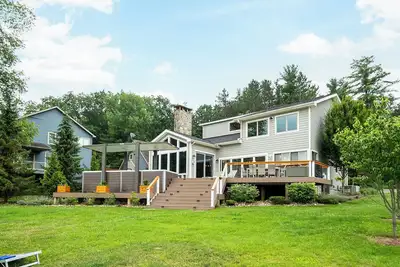 Image de Reel Chill | Pool, Hot Tub, Dock!