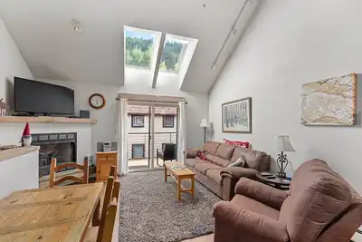 Image de Double Diamond 9: Ski in/out, hot tub, fireplace, views!