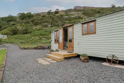 Image de Tan Y Castell Shepherds Hut, romantic, with a garden in Llangollen