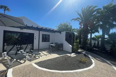Image de Quiet South Facing Bungalow within a few mins of a safe sandy beach 🔆