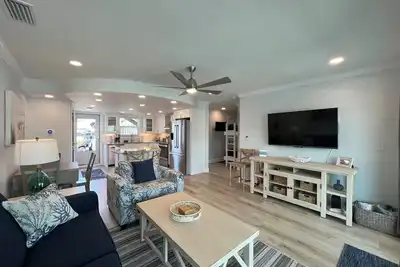 Image de 1br Waterfront Canal Condo Near Beach