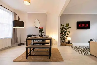 Image de Spacious & Cozy Home in Salford