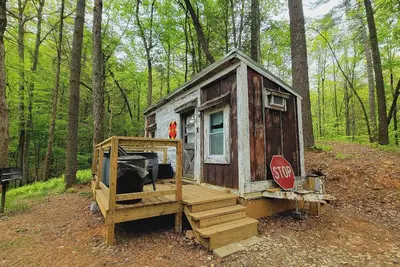 Image de Chipmunk Chalet Tinyhome, nestled in the Chattahoochee National Forest w/hot tub