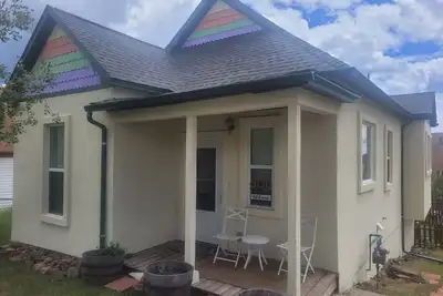 Image de Immaculate! 2 bed 2 bath One Block to Downtown, Mnt View, Deck-Grill-Wildlife
