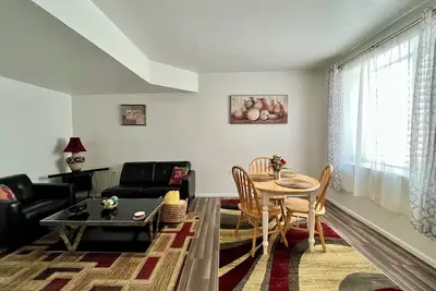 Image de Private and Cozy Basement Suite:\n12 Mins From Dia