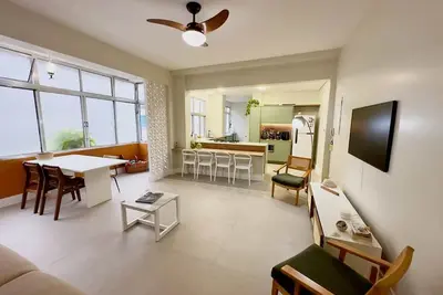 Image de Renovated beach view condo within walking distance from the mall.