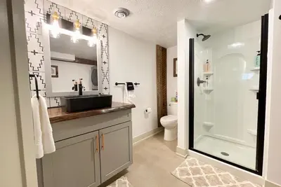 Image de Stay Historical - Boiler Maker Office Turns Vacation Destination - Suite B