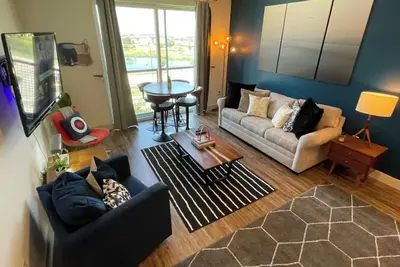 Image de Entire Apt 1 King 2 Queen Legacy West Pool Frisco