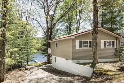 Image de Peaceful Lakefront Cottage - near Traverse, Interlochen, Dunes, skiing, Pet