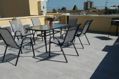 Image de Appartement au 2ème étage climatisé - Wi-Fi avec terrasse panoramique