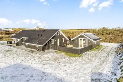 Image de \"Iida\" - 100m from the sea by Interhome