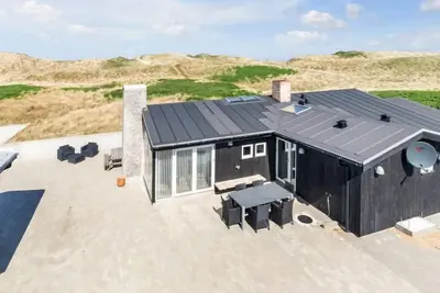 \"Anelma\" - 100m from the sea by Interhome