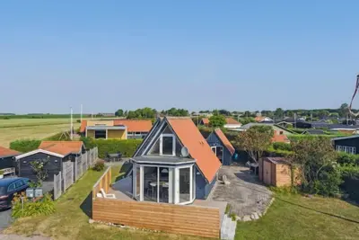 \"Leve\" - 200m from the sea by Interhome