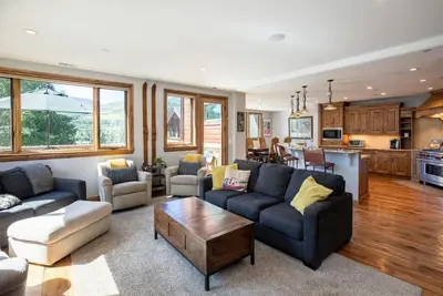 Image de Lakeside Luxury Villa! Infinity Pool & Hot Tub, A/C, Epic Views of Beaver Creek!