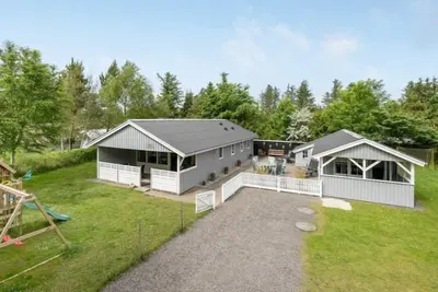 \"Elizabeth\" - 400m to the inlet by Interhome