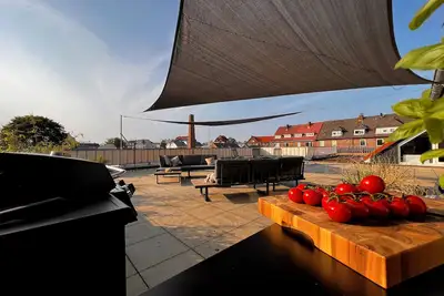 Image de Luxurious penthouse apartment 200sqm in the Lotsenviertel 5 min to Altenliebe