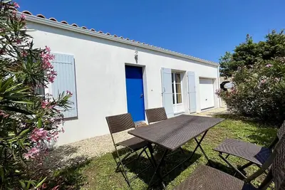 Image de Maison avec Jardin à Proximité de la Plage - 4 Couchages - Calme et Confort