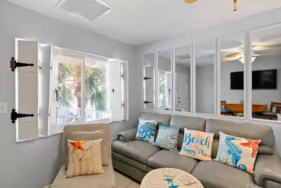 Image de 1b1b Condo - Nightly Rentals - Tropic Breezes #20