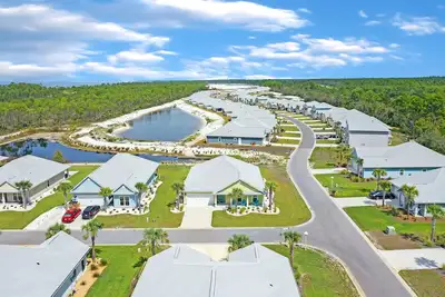 Fun for Families with Pets, Active Coastal Community w/ Ice Cream & Bikes