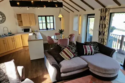 Hayloft Cottage, Romantic pet Friendly Cottage Near Lake District National Park