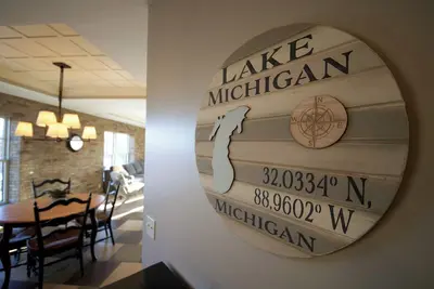 Image de Luxury condo in the heart of downtown Grand Haven.