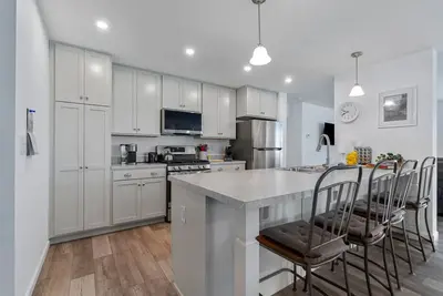 Image de Brand New Modern 3bd 2bth 5 homes from beach!