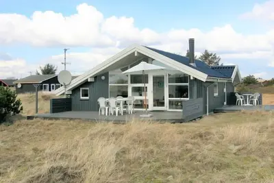 Image de \"Tonna\" - 1km from the sea by Interhome
