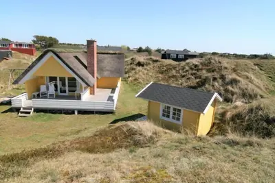 \"Esa\" - 500m from the sea by Interhome