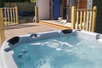 Image de Cosy, Secluded Pod With Hot Tub in North Wales Within Easy Reach to Chester