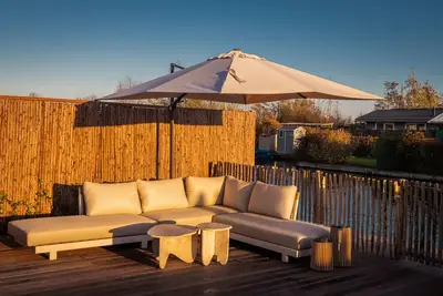 Image de Waterfront luxury tiny home near Amsterdam with spacious private garden