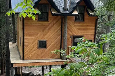 Image de Tree House + Wi-Fi +kitchen +bathroom +2 bedrooms
