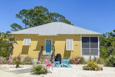 Image de Beach Cottage| Near Beach! | 3bd 2ba | No Gs Tax! | 2 Pools