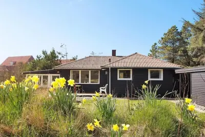 Image de \"Dane\" - 500m from the sea by Interhome
