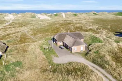 Image de \"Skuli\" - 200m from the sea by Interhome