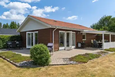 Image de \"Onni\" - 1km from the sea by Interhome